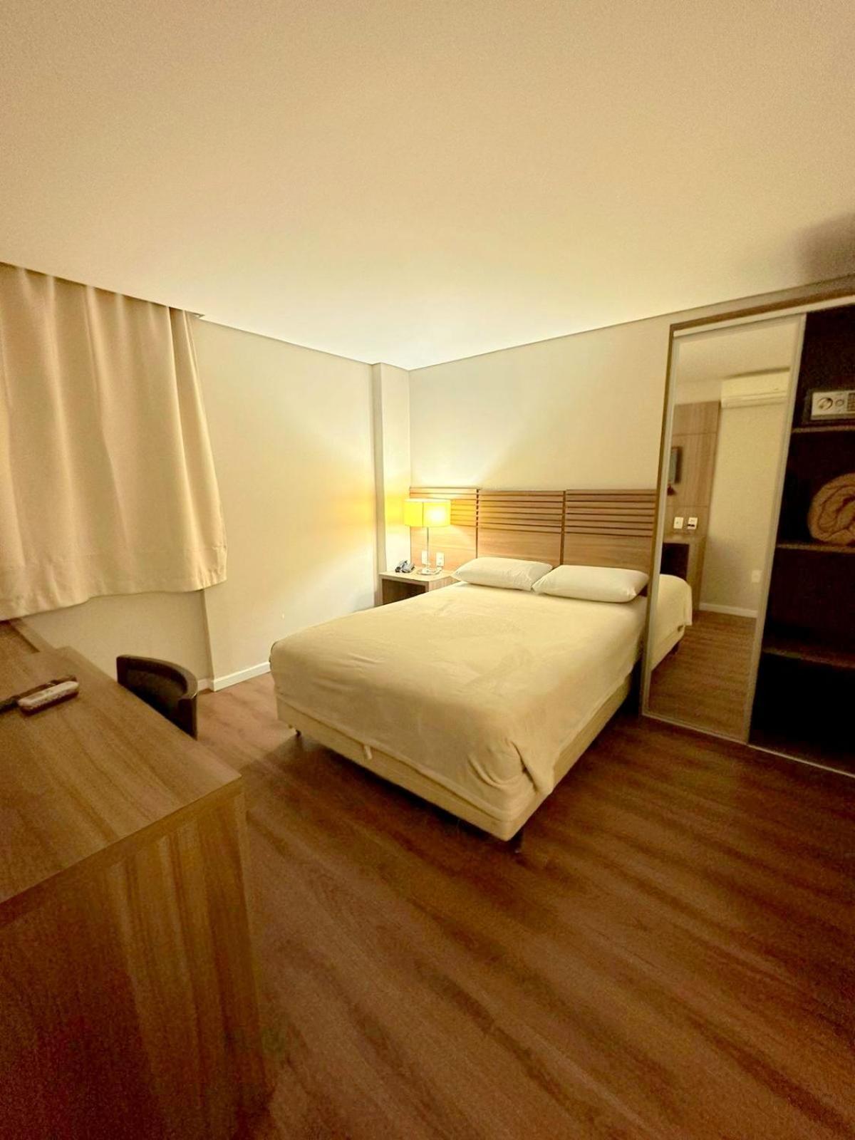 Umbu Hotel Porto Alegre - Centro Historico - Prox Aeroporto 15Min Buitenkant foto