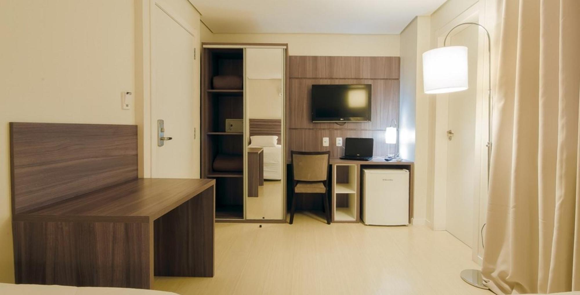 Umbu Hotel Porto Alegre - Centro Historico - Prox Aeroporto 15Min Kamer foto